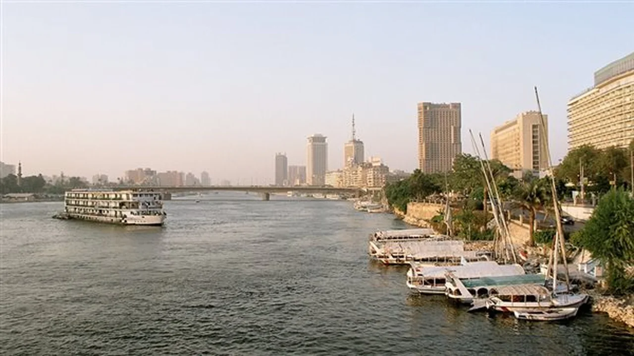 طقس متقلب.. رياح مثيرة للأتربة تضرب محافظات مصر حتى يوم الثلاثاء المقبل